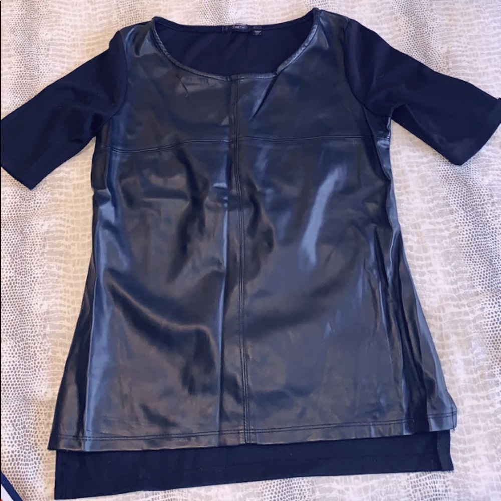 Bundle of 4 tops